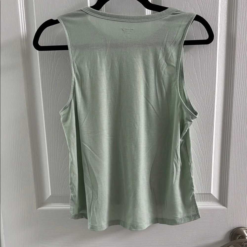 Old Navy Green Sleeveless Muscle Tee